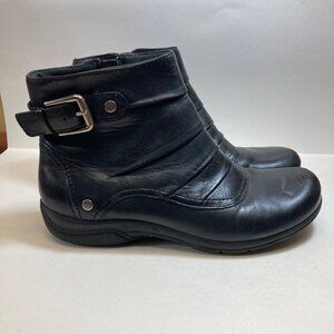Clarks Christine Club Ankle Black Leather Boots Womens 9.5M Buckle Side Zipper